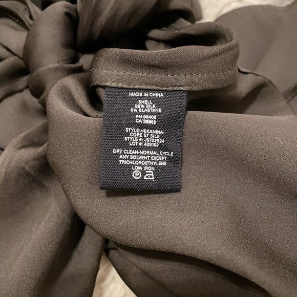 [Like New] Theory Silk Tie Waist Blouse M - Picture 5 of 5